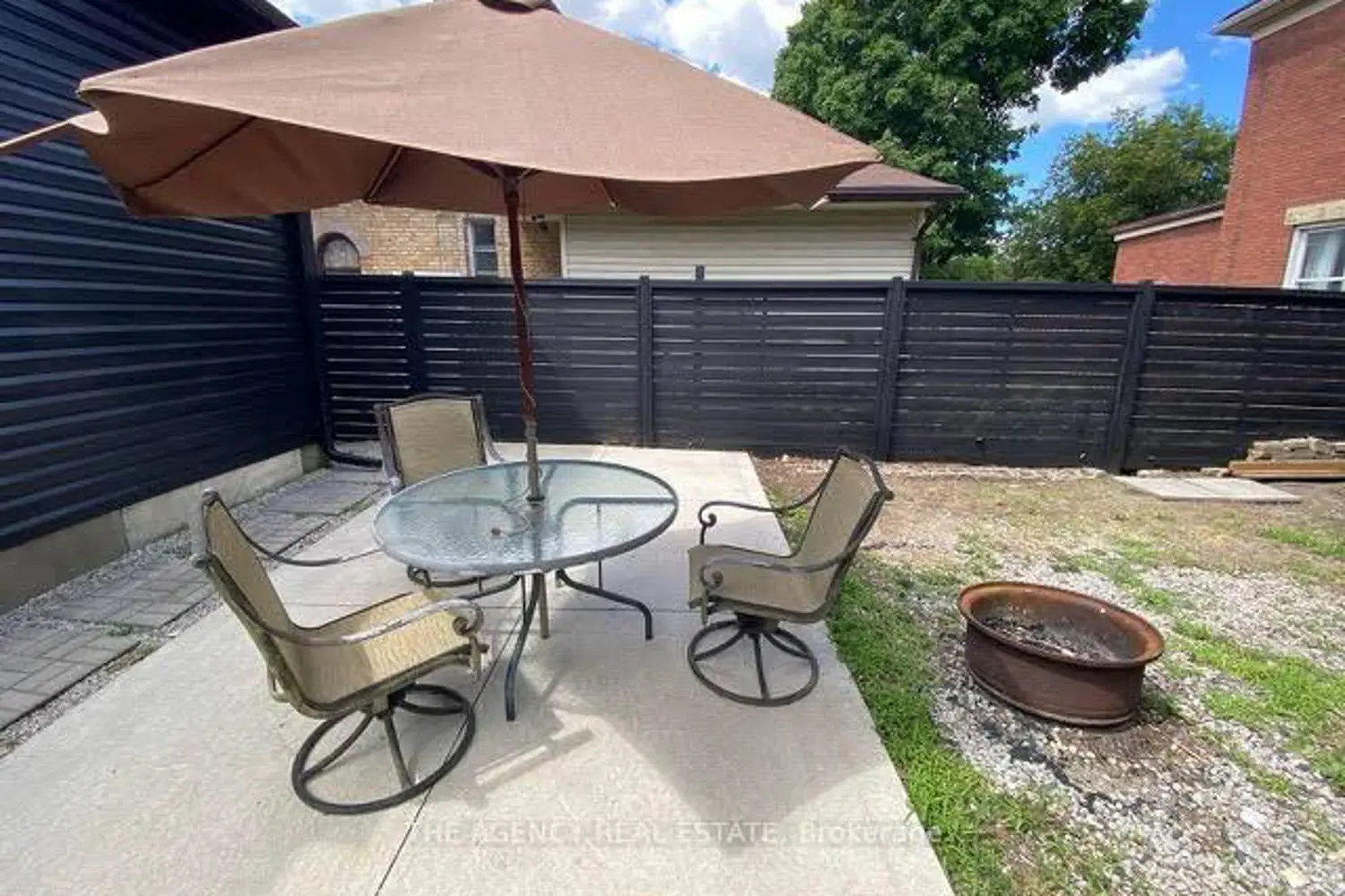 870 Queens Avenue photo 4