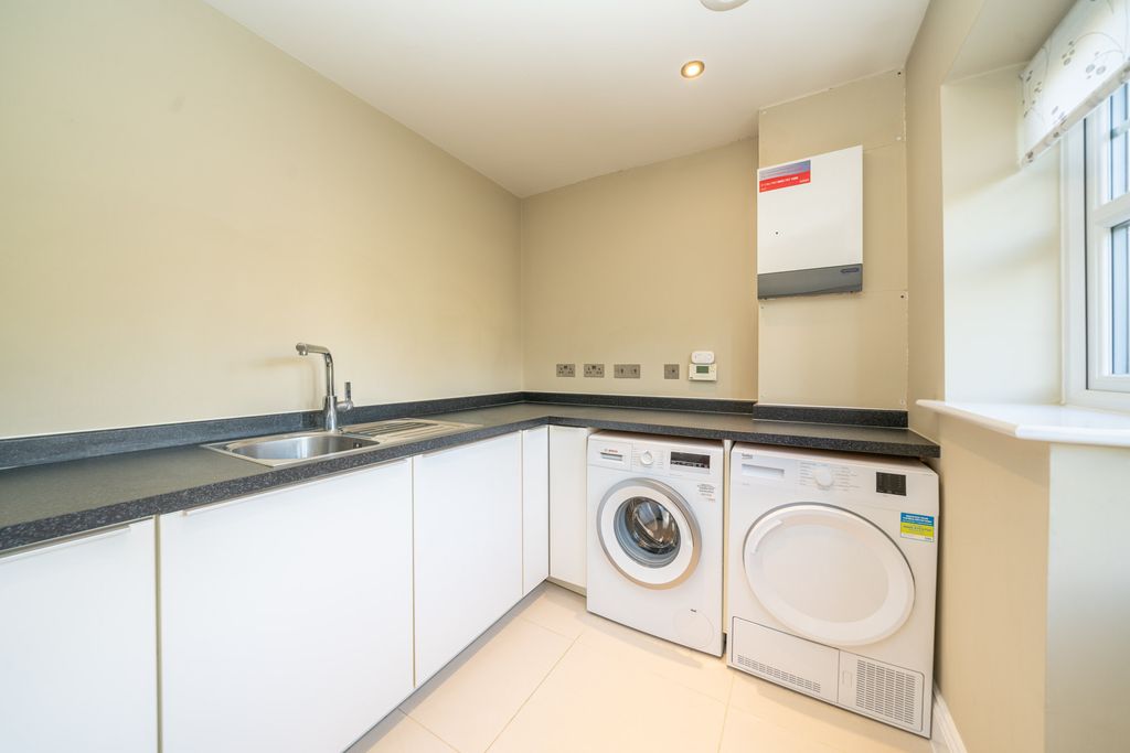 Additional image 16 of 4 bed detached house for saleOstlers Close, Hemel Hempstead, Hertfordshire HP3