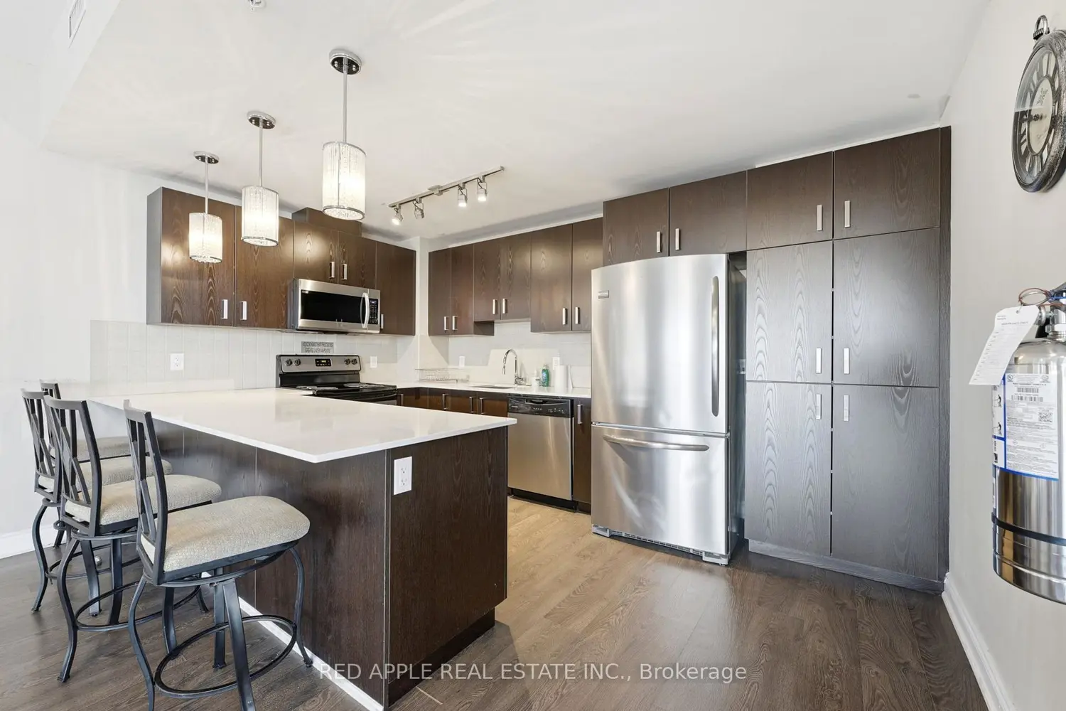 11611 Yonge Street 719