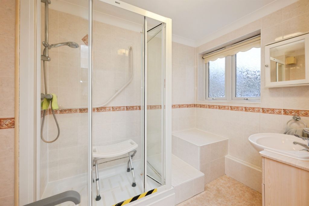 Additional image 10 of 2 bed flat for saleBrocket Road, Hoddesdon EN11
