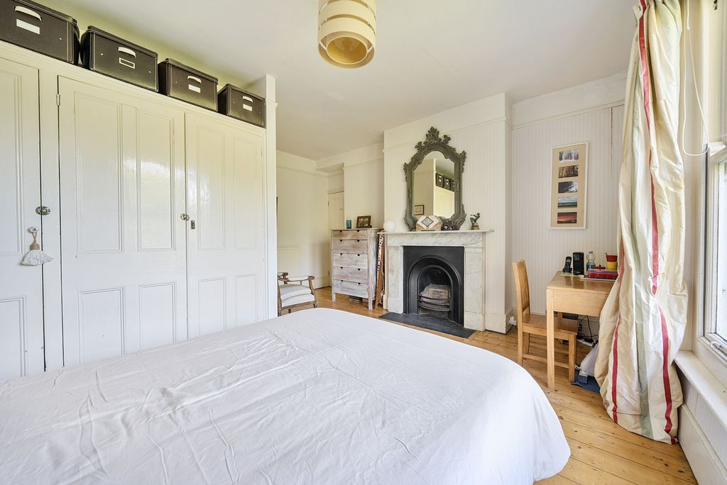 Additional image 12 of 4 bed detached house for saleKnox Road, Havant PO9