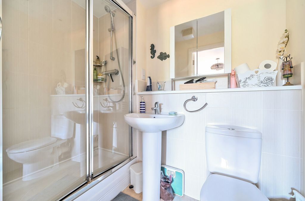 Additional image 15 of 3 bed flat for saleHindhead, Surrey GU26