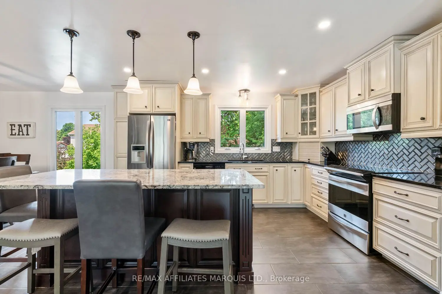 1507 Catherine Street photo 3