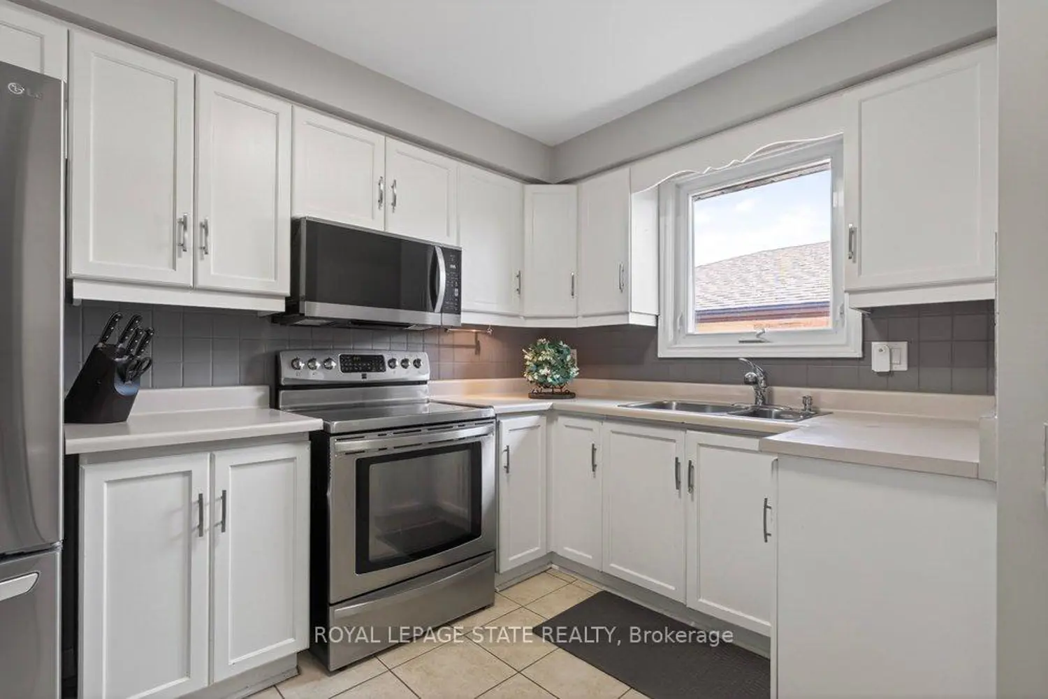 39 Trenholme Crescent photo 4