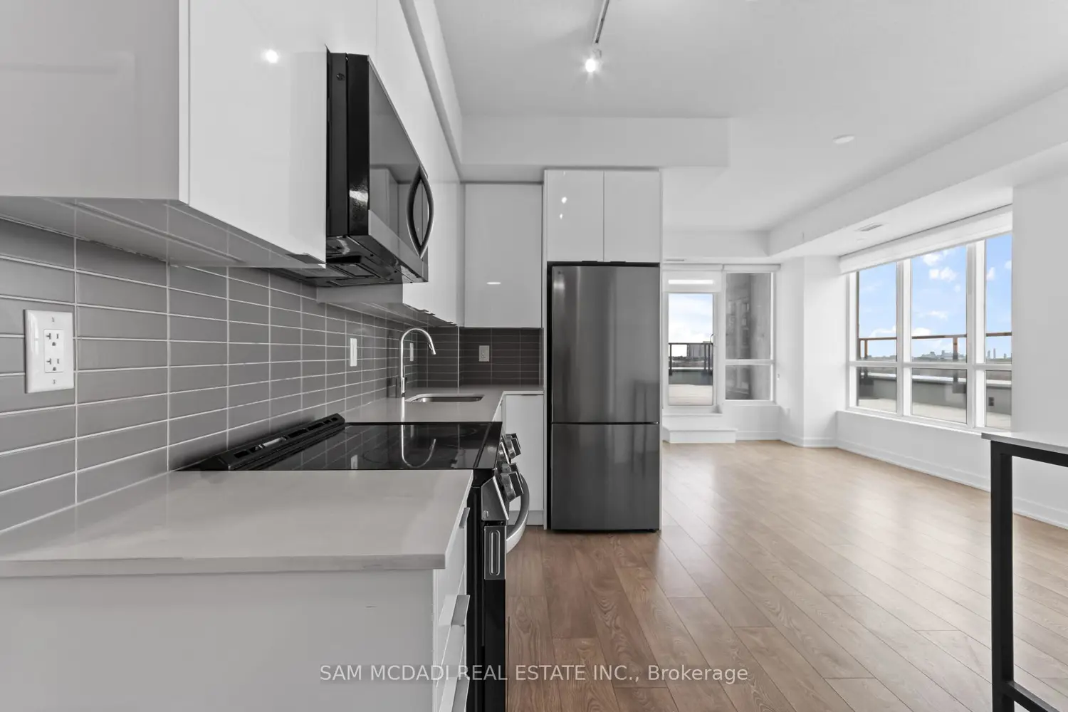 225 Malta Avenue 706 photo 2