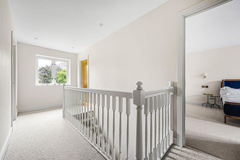 Additional image 12 of 5 bed detached house for salePearces Orchard, Henley-On-Thames RG9