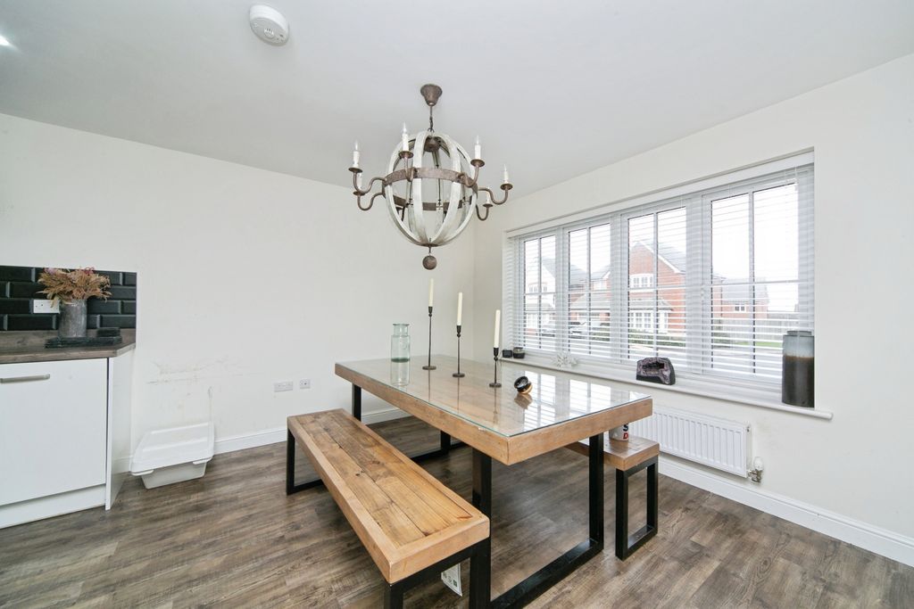 4 bed detached house for saleParc Tyddyn Bach, Holyhead LL65 photo 2