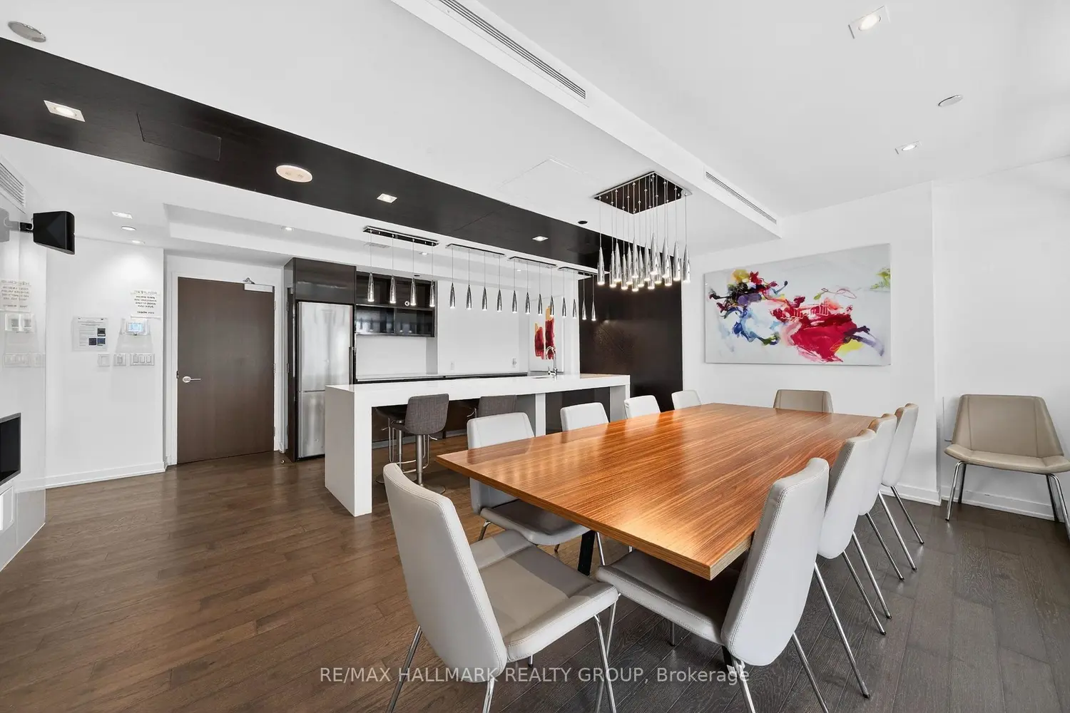 Additional image 16 of 199 Slater Street 1806