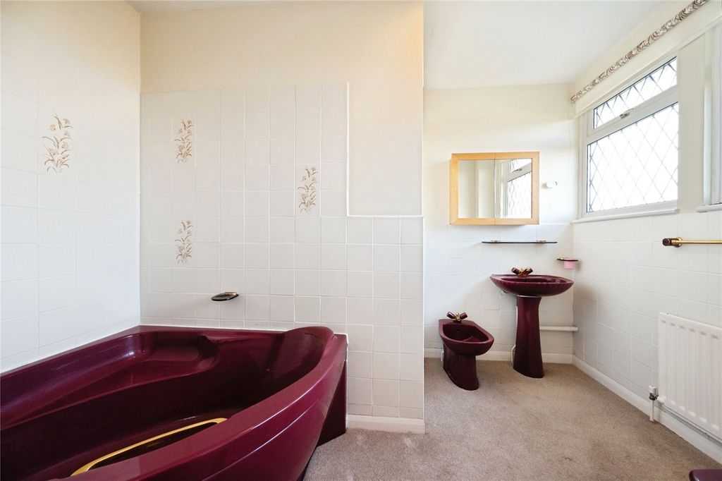Additional image 21 of 4 bed detached house for saleMarine Walk, Hayling Island, Hampshire PO11