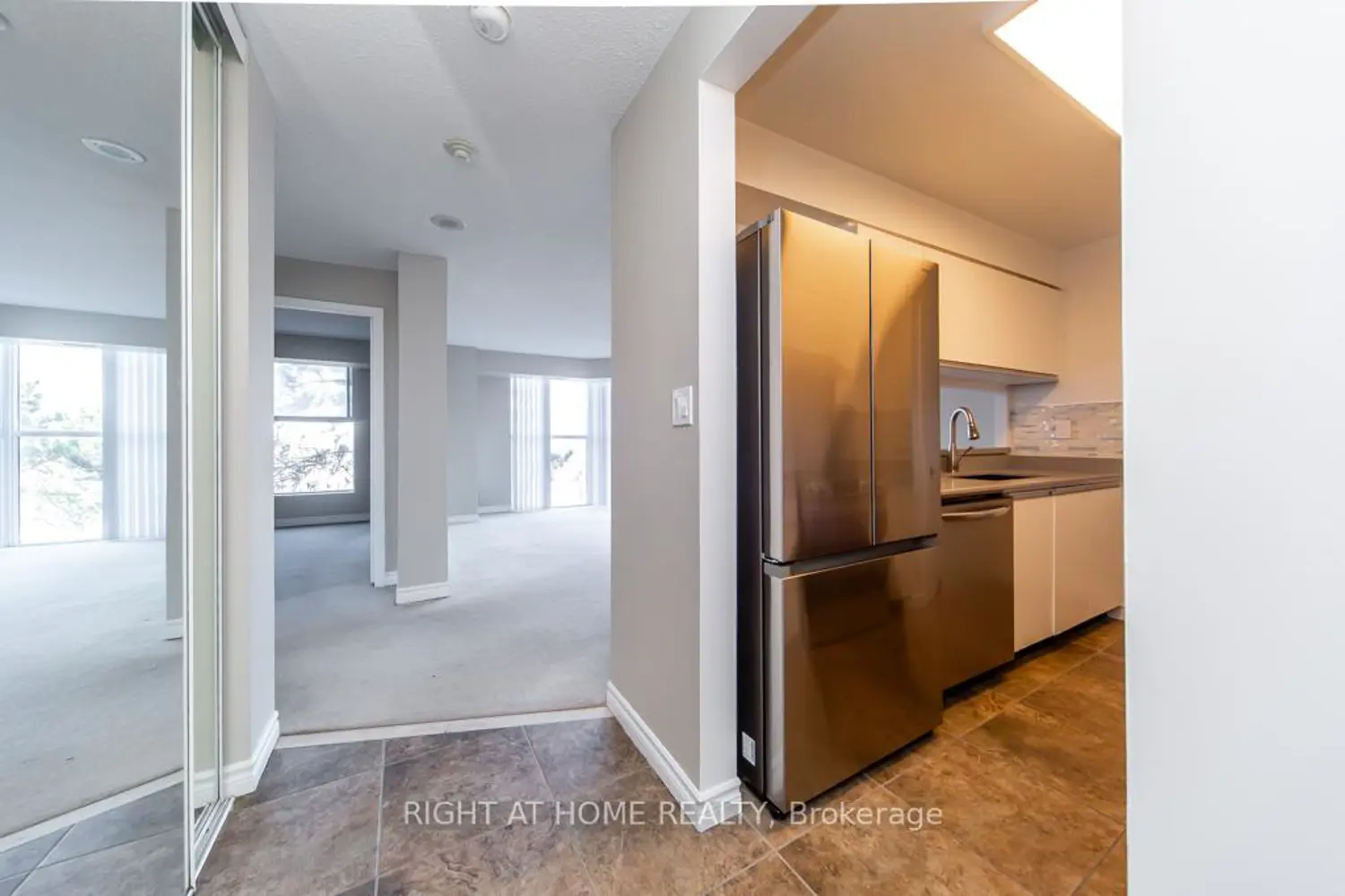 90 Dale Avenue 301 photo 2