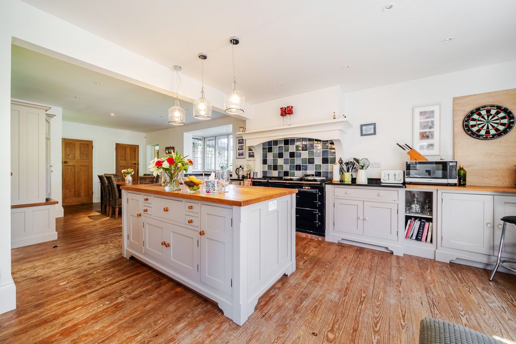 Additional image 8 of 5 bed detached house for saleTilford Road, Hindhead GU26