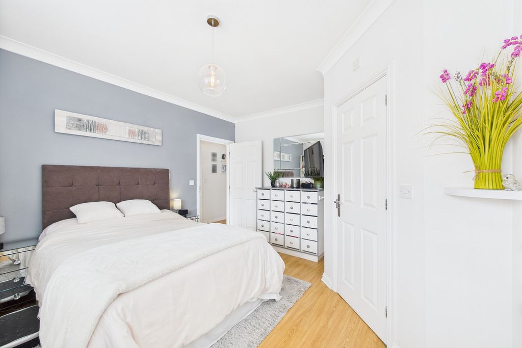 Additional image 16 of 2 bed flat for saleStationers Place, Hemel Hempstead HP3