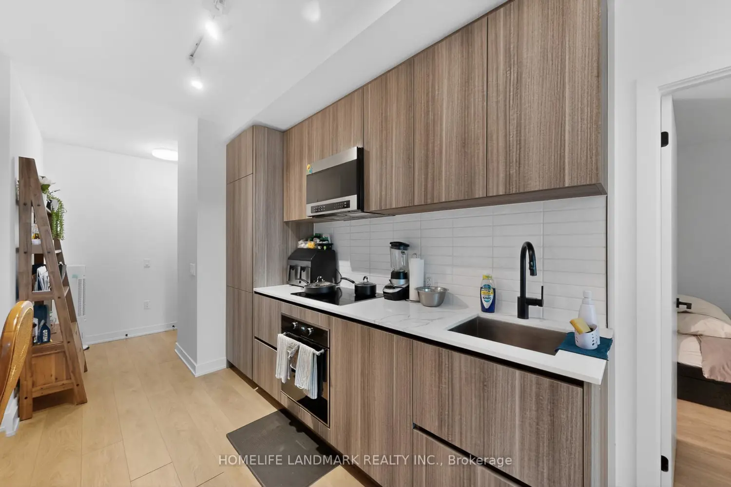 Additional image 9 of 127 Broadway Avenue 606