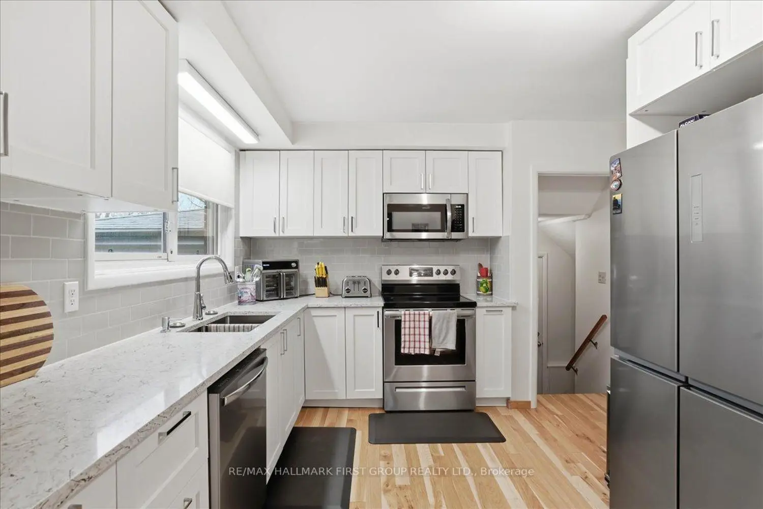 638 Bridge Street photo 5