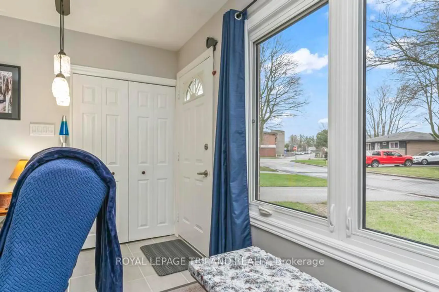 66 Garland Crescent photo 2