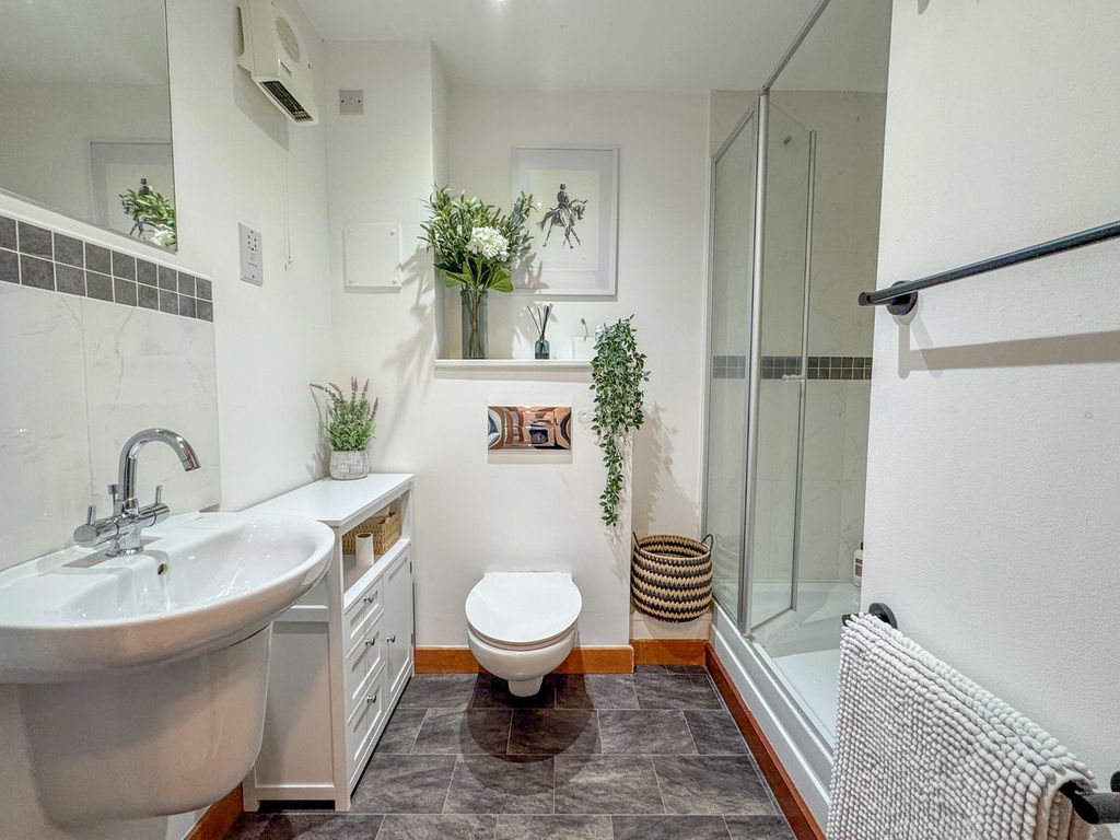 Additional image 7 of 1 bed flat for saleAspen Green, Ashingdon Road, Rochford SS4