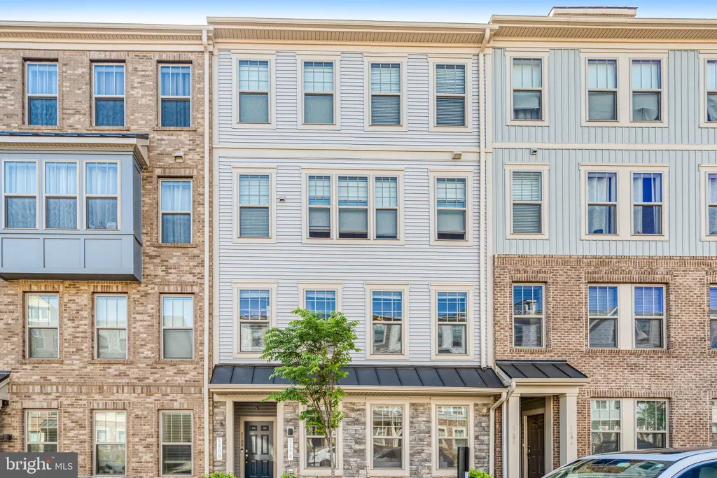 210 Park Central Terrace, Manassas Park, VA 20111