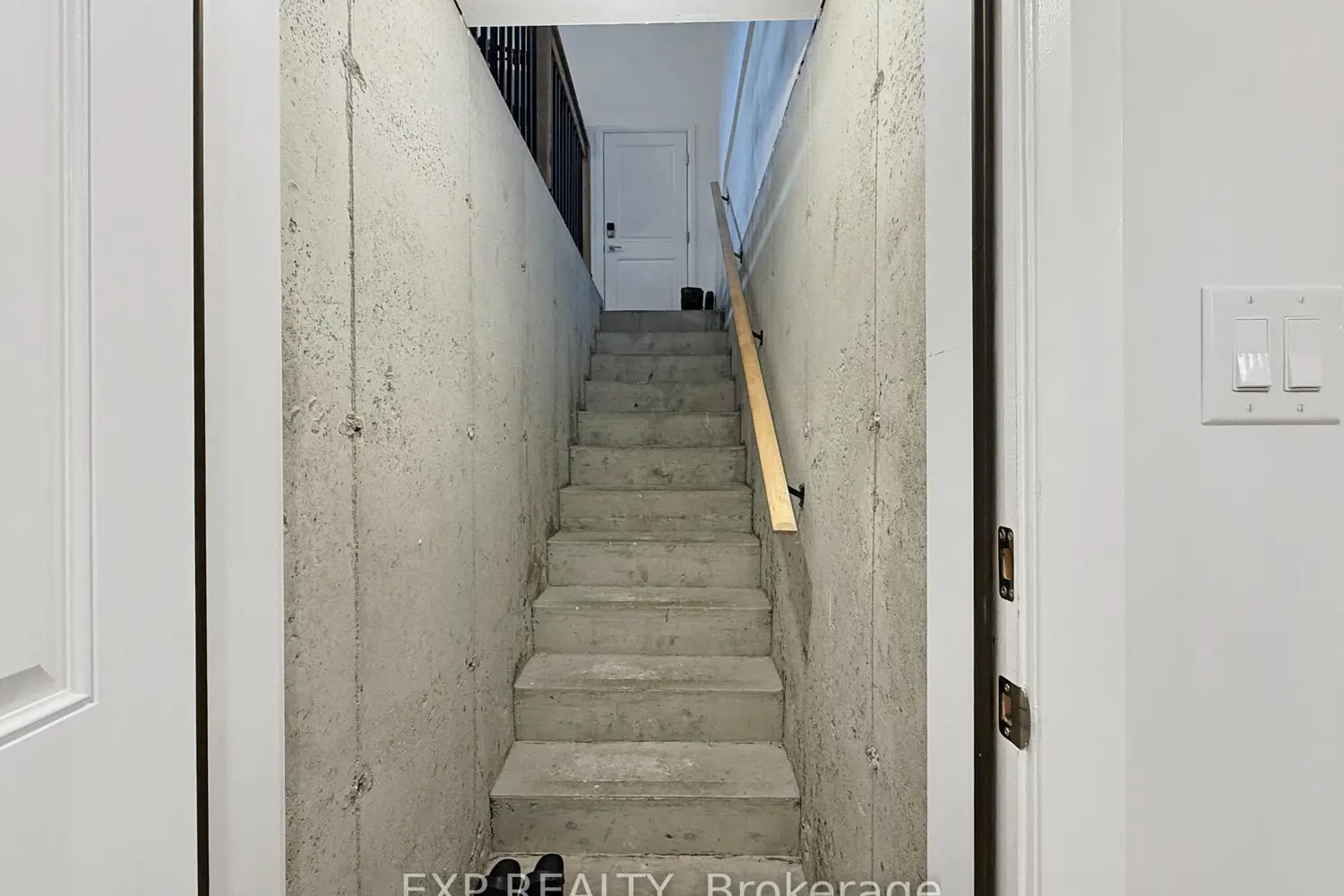 159 Collins Way 31 photo 3