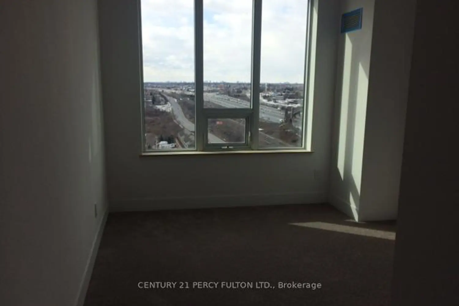 Additional image 7 of 1215 Bayly Street 1409