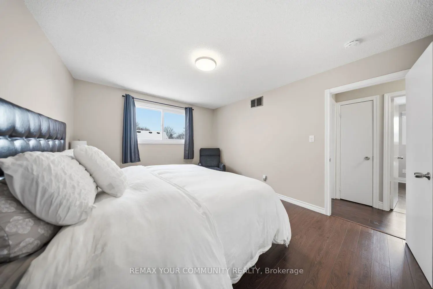 857 Copperfield Drive photo 5