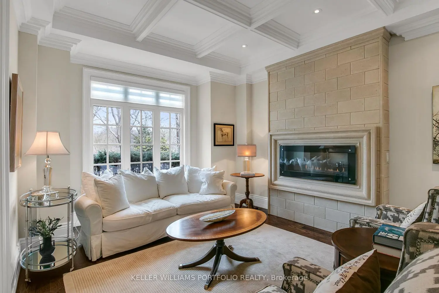 92 Pinetree Way photo 2