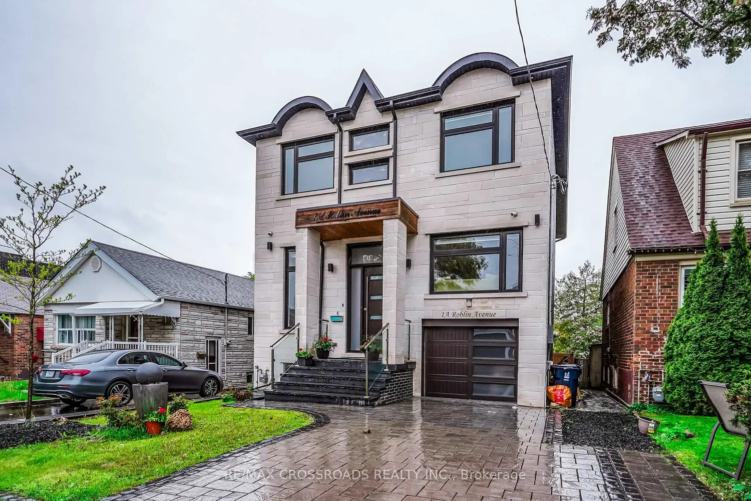 1A Roblin Avenue