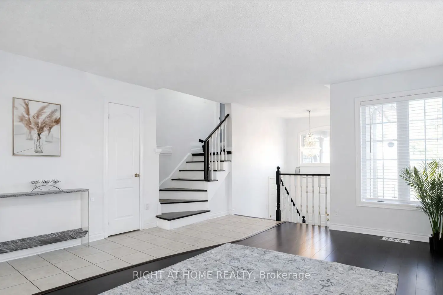 169 Dooley Crescent photo 2