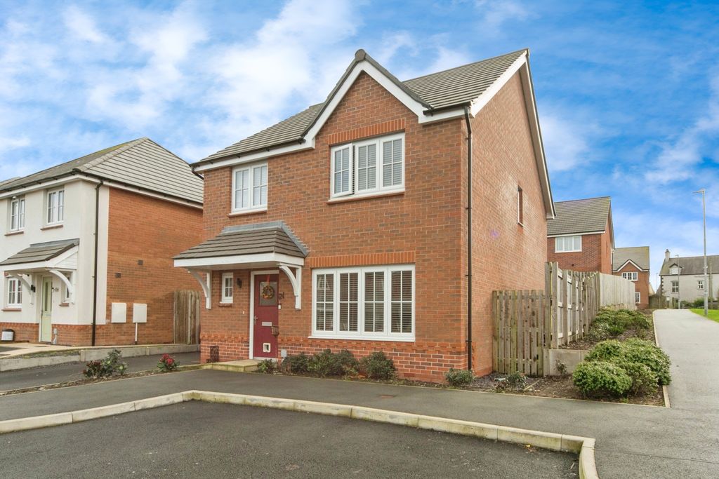 4 bed detached house for saleParc Tyddyn Bach, Holyhead LL65