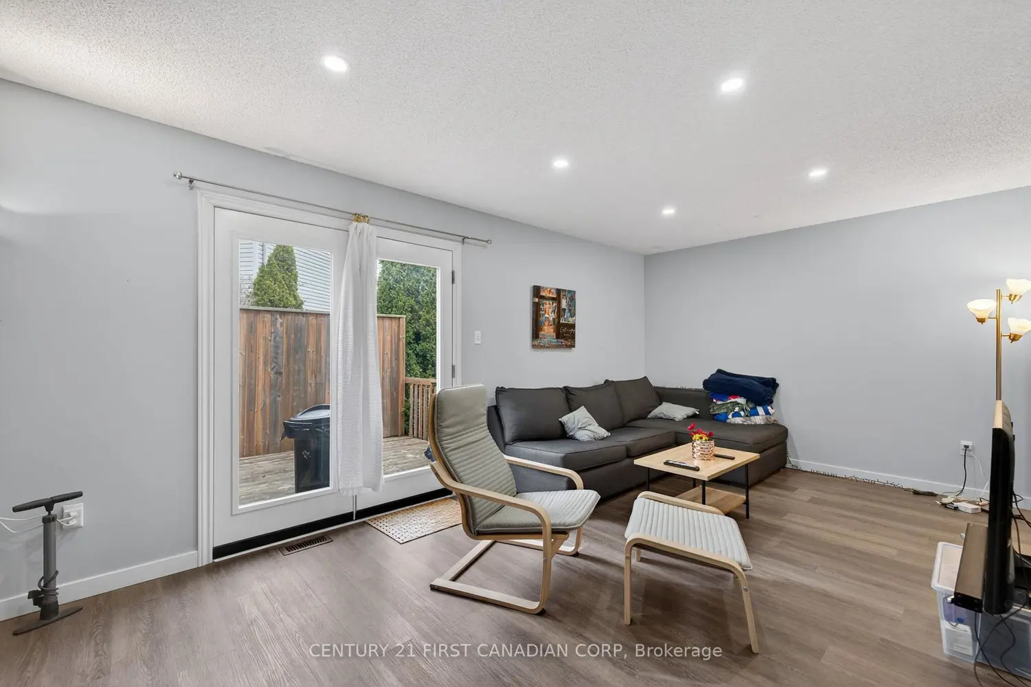 70 Chapman Court 55 photo 4