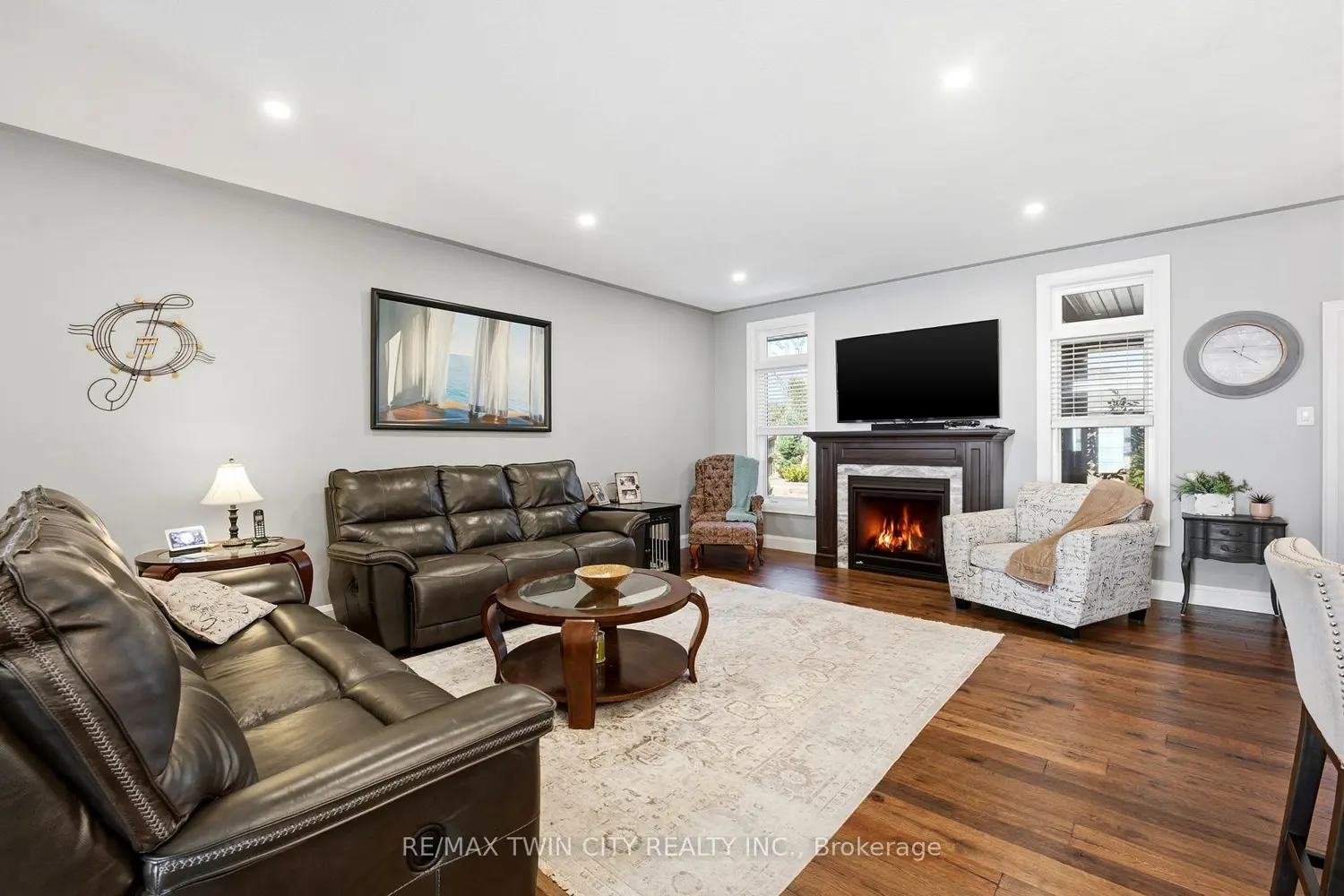 11 Sycamore Drive photo 3
