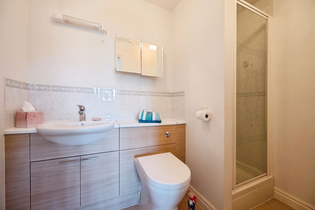 Additional image 9 of 3 bed flat for saleSea Front, Hayling Island, Hampshire PO11