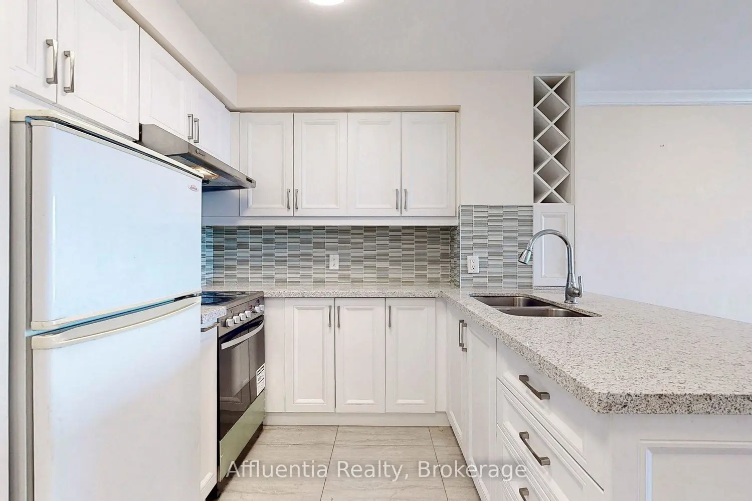 38 Lee Centre Drive 1708 photo 5