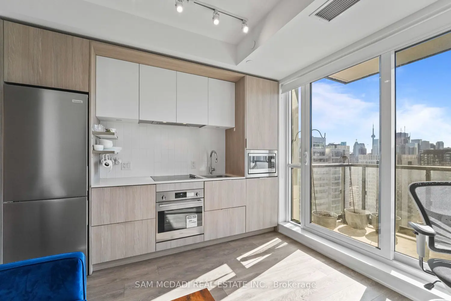 130 River Street 2506 photo 3