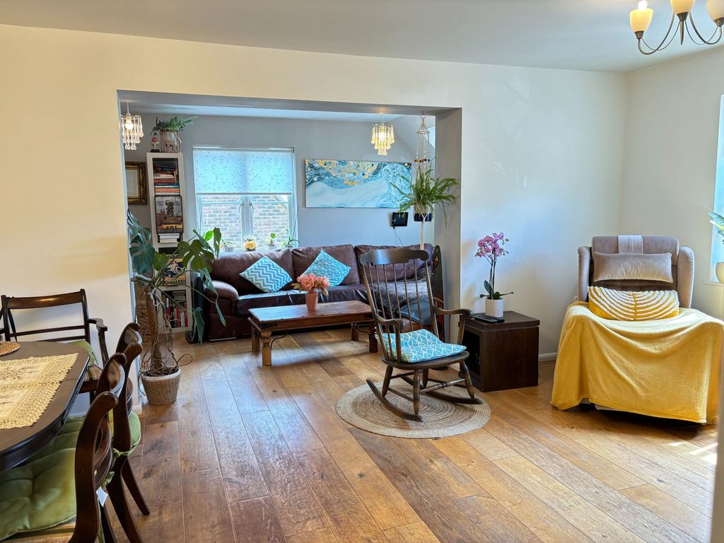 Additional image 3 of 3 bed maisonette for saleFourdrinier Way, Hemel Hempstead HP3