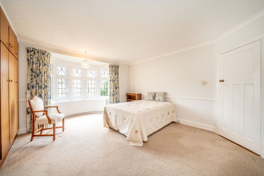 Additional image 7 of 4 bed semi-detached house for saleBath Road, Hounslow TW3