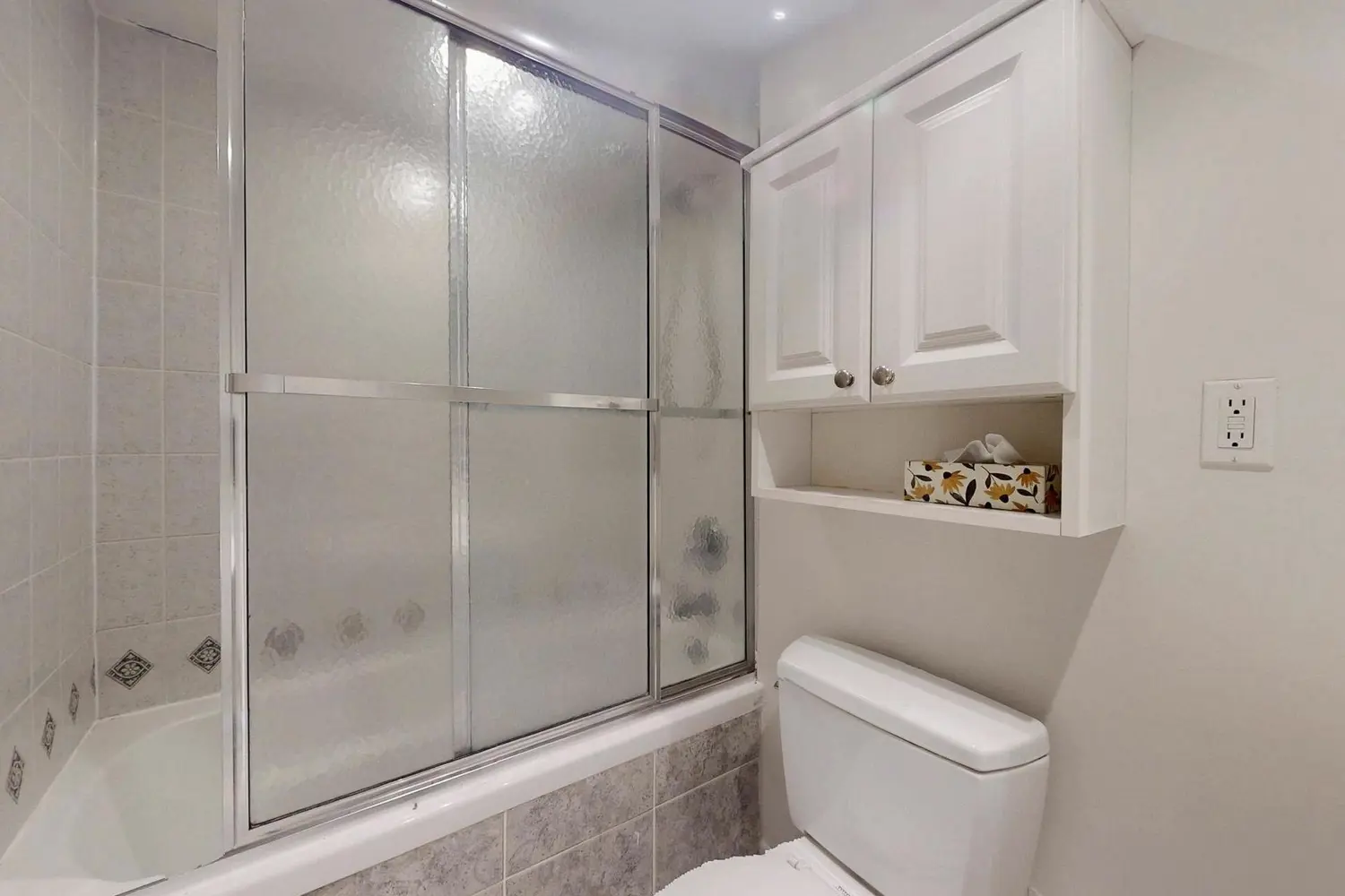 Additional image 11 of 100 Hayden Street 812