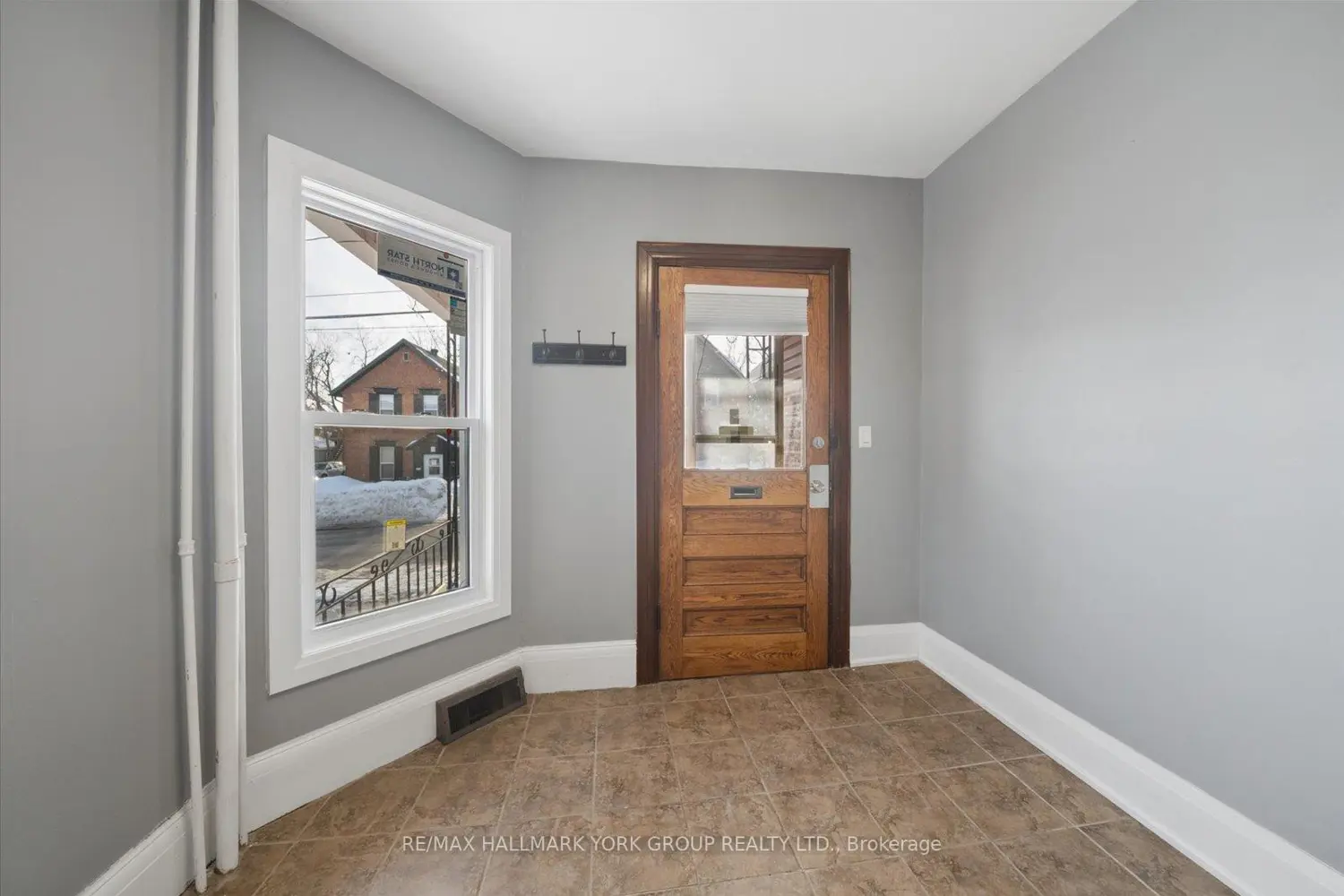 16 Albert Street photo 2