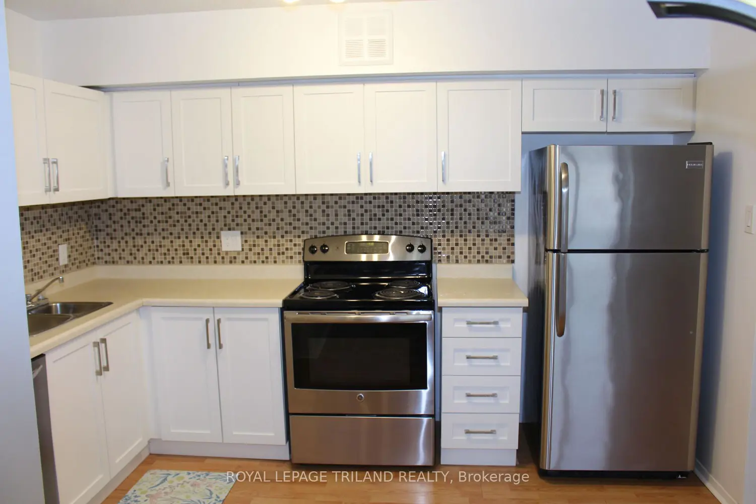9 Jacksway Crescent 218 photo 5