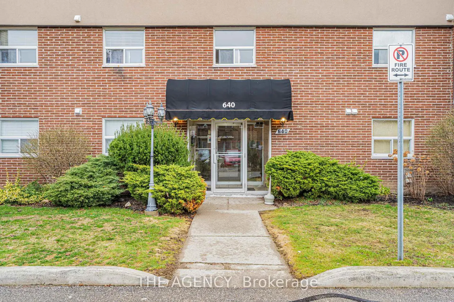 640 Grey Street 206 photo 2