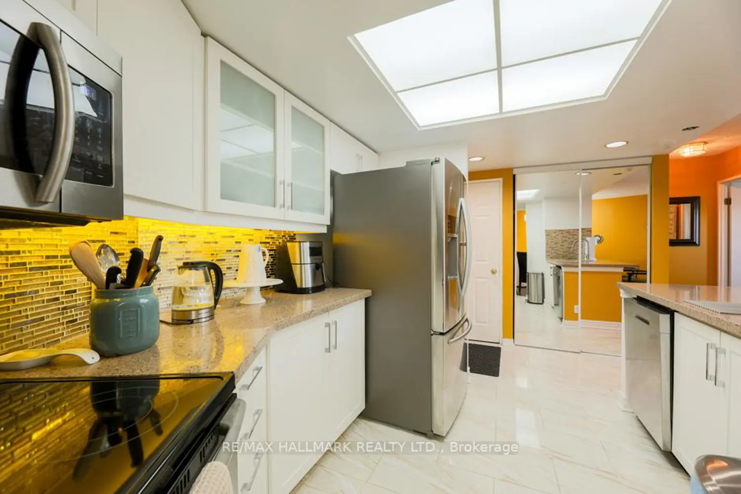 6 Humberline Drive 218 photo 4