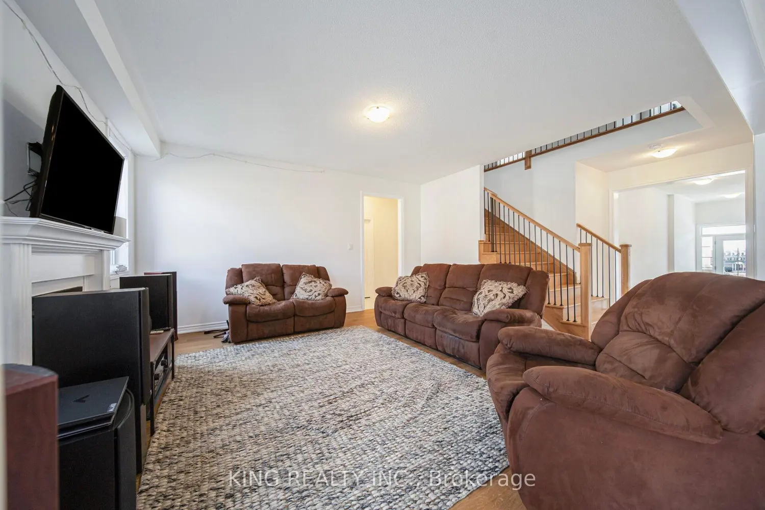 69 Lawrence D. Pridham Avenue photo 3