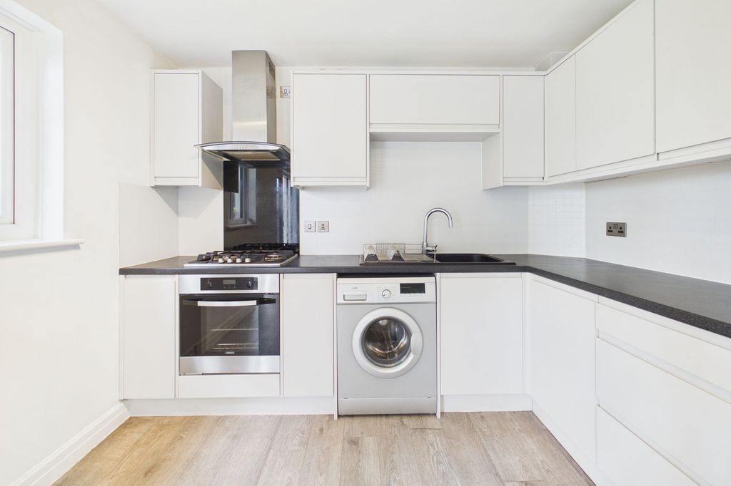 Additional image 4 of 2 bed flat for sale17 Howe Gardens, Kendal LA9
