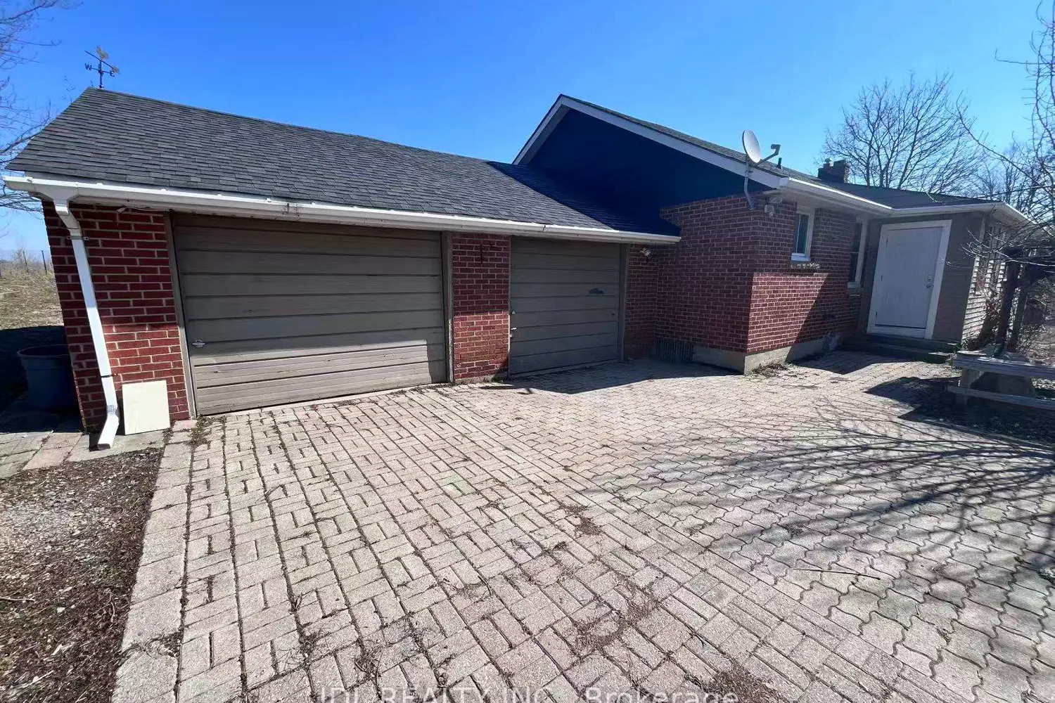 8110 Chippewa Road