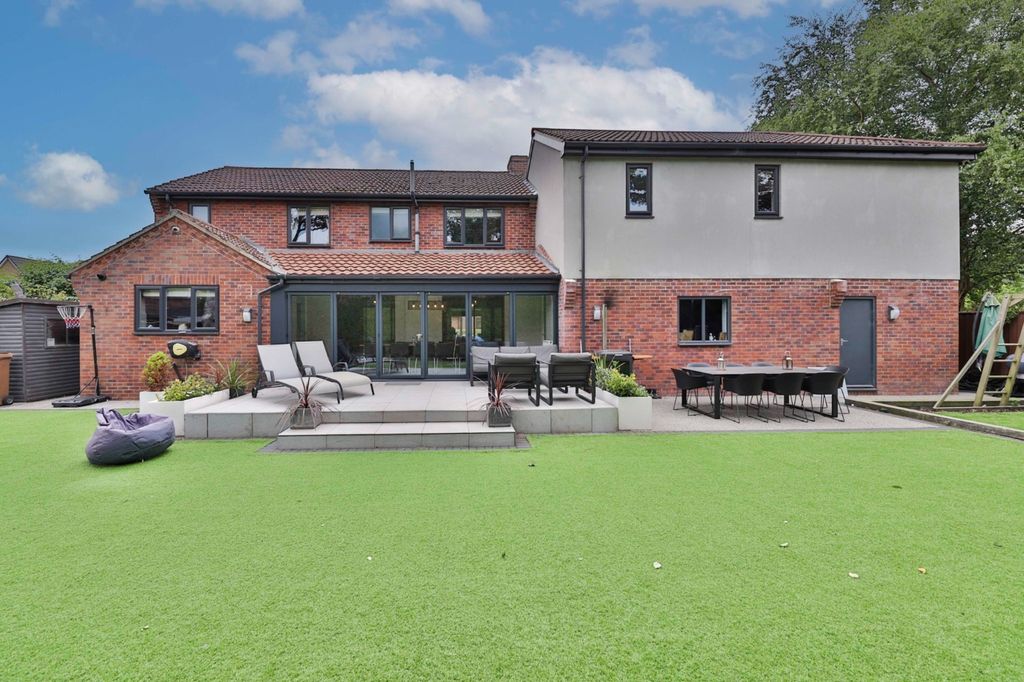 Additional image 4 of 5 bed detached house for saleThe Coachings, Cliff Road, Hessle HU13
