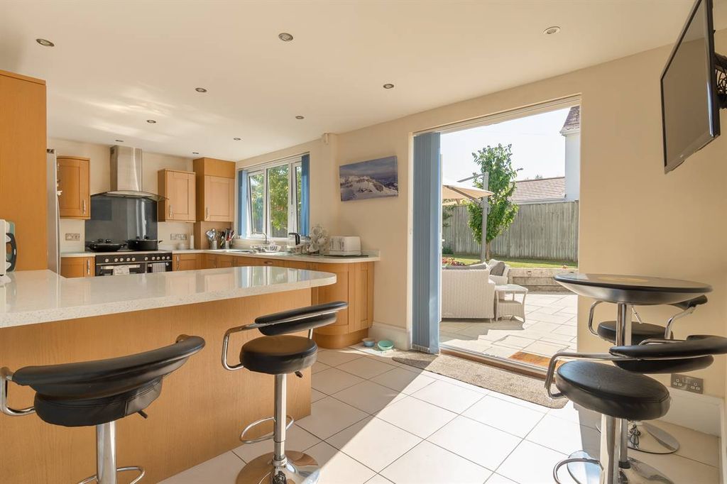 Additional image 6 of 4 bed semi-detached house for saleWestern Esplanade, Herne Bay CT6