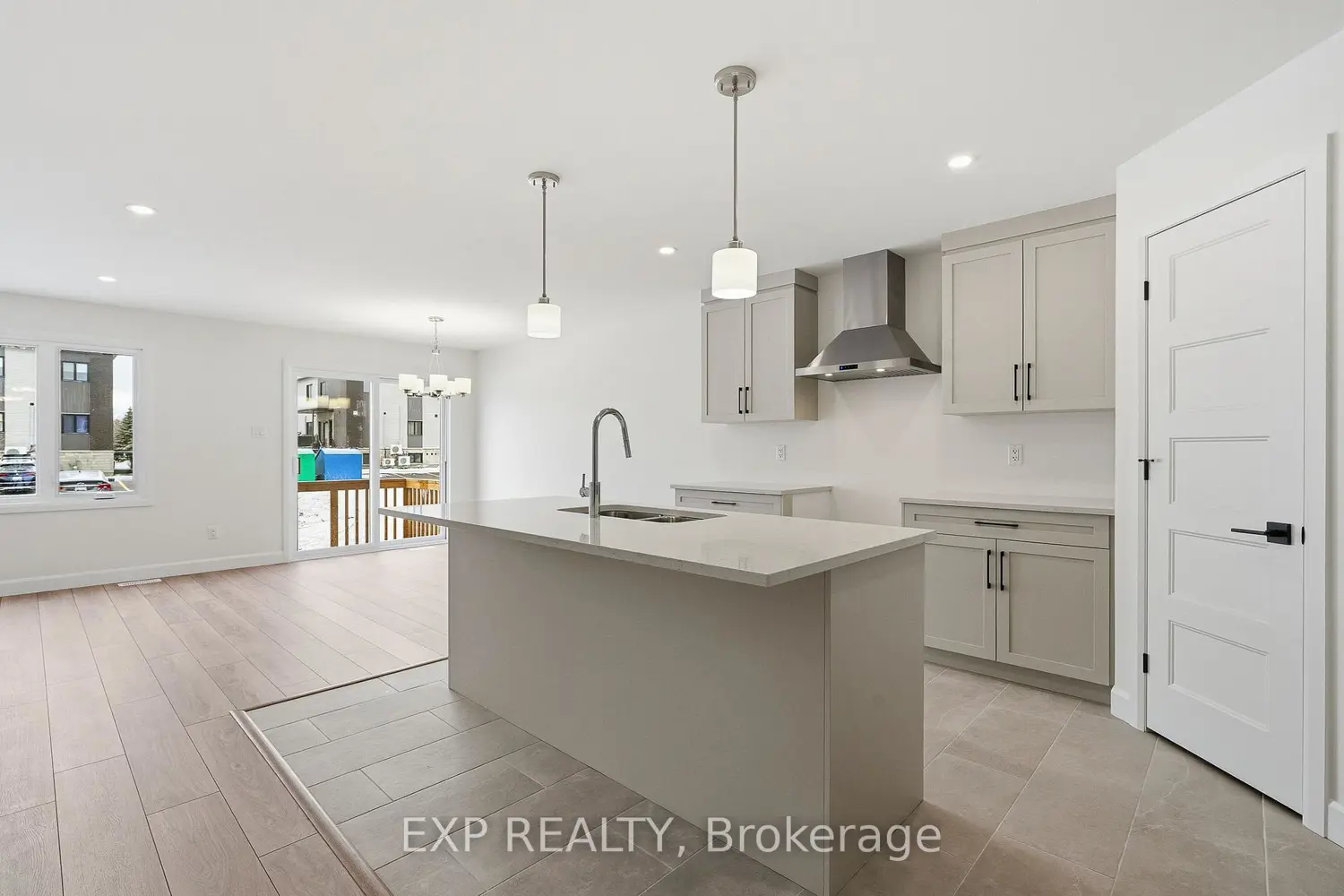 121 Lorie Street photo 4