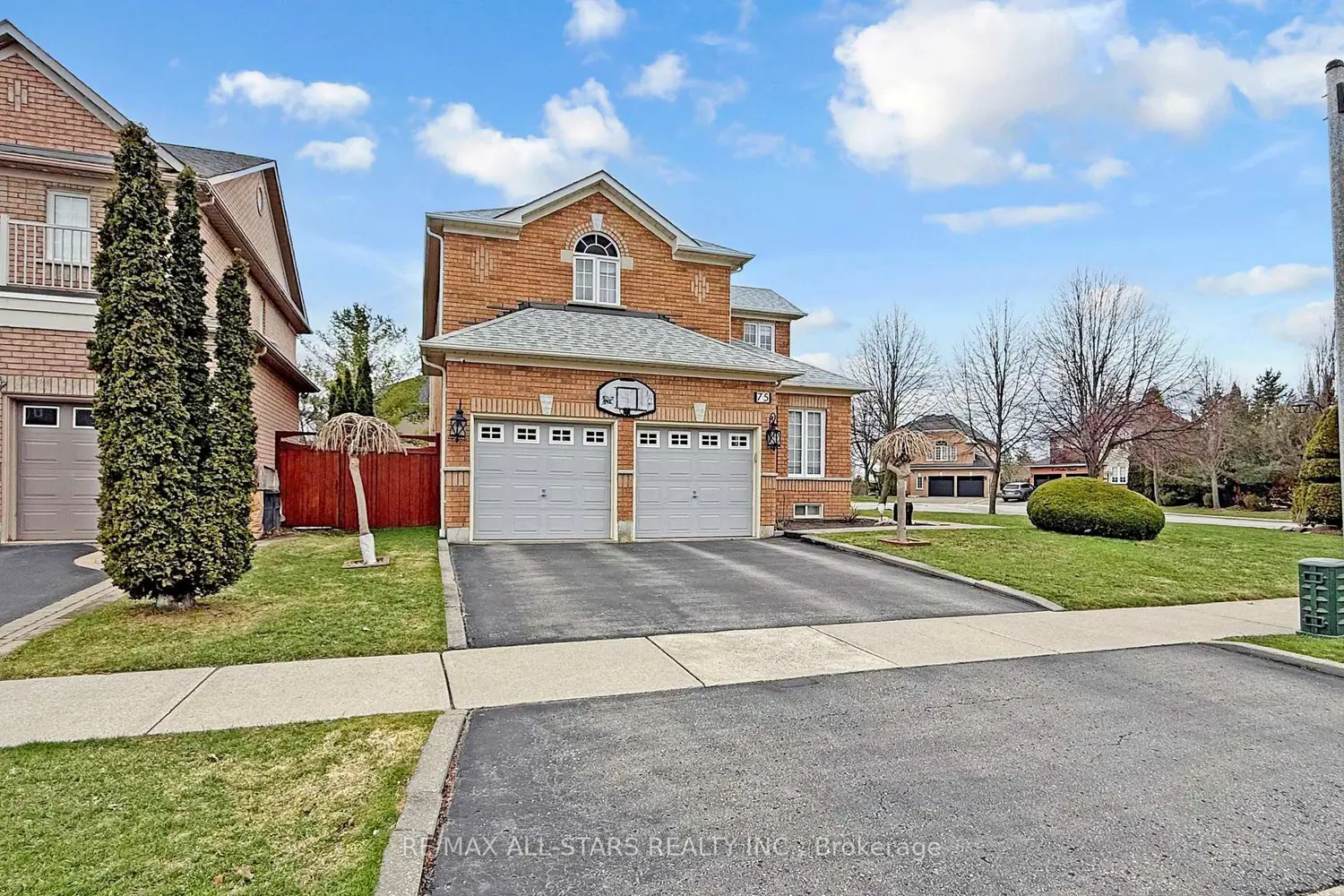 75 Gloria Crescent photo 2