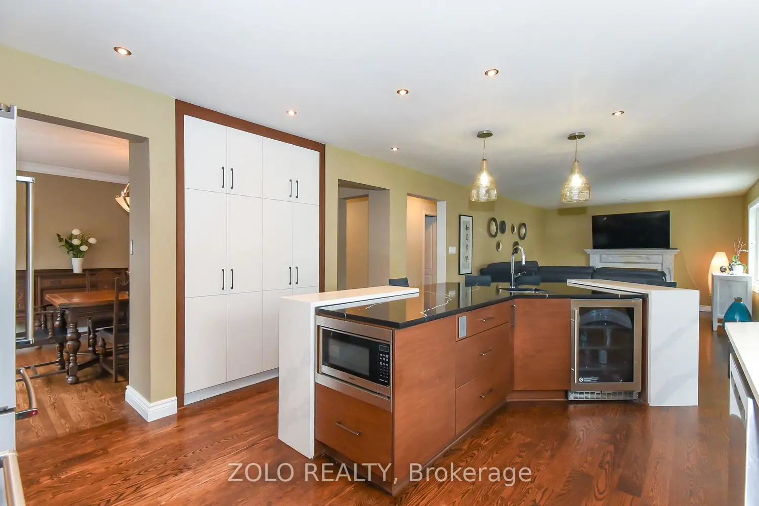 1392 Talcy Crescent photo 4
