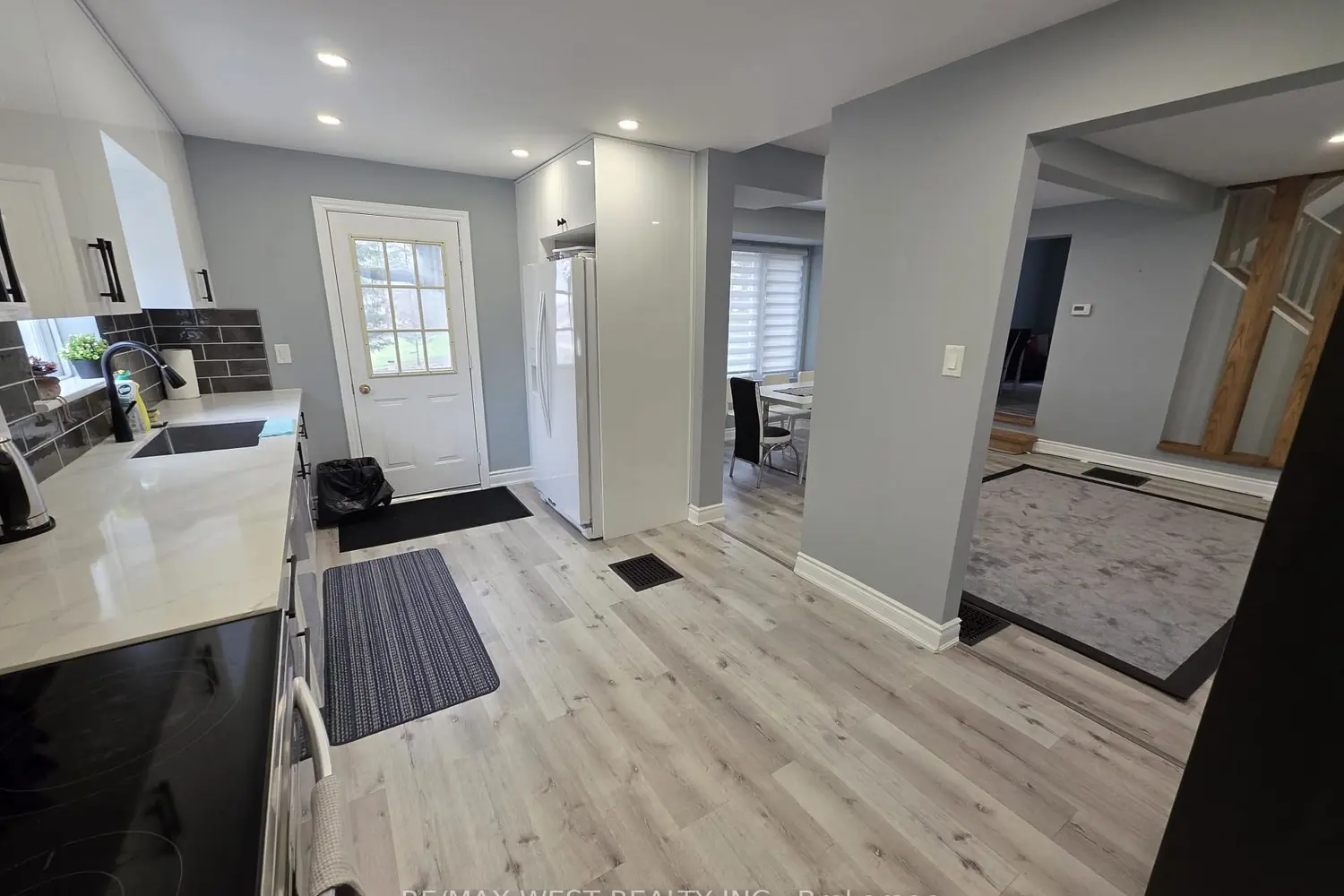 476 Hamilton Street photo 3