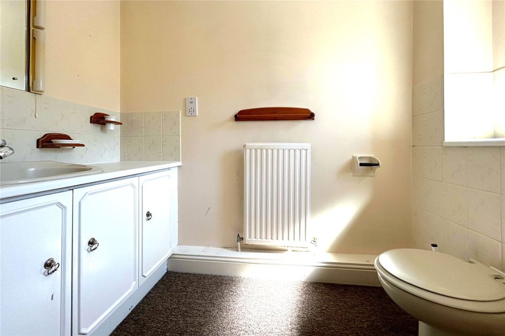 Additional image 13 of 4 bed detached house for saleDriftway Road, Hook, Hampshire RG27